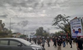 Demo Tolak Munas Kadin Berakhir Ricuh, Dua Kelompok Massa Saling Serang