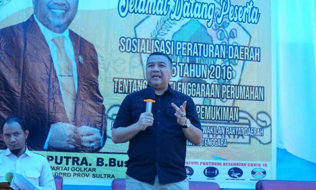 Wakil Ketua Komisi III DPRD Provinsi Sulawesi Tenggara (Sultra), Aksan Jaya Putra atau AJP melaksanakan sosialisasi Peraturan Daerah (perda) Nomor 15 Tahun 2016 tentang Penyelenggaraan Perumahan dan Kawasan Pemukiman di Kelurahan Sodoha, Kecamatan Kendari Barat, dan Keluruhan Anggoeya, Kecamatan Poasia, Kota Kendari, Senin (20/6/2022). Foto/ist