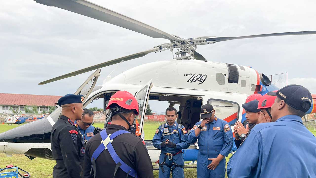 Polri menyisir lokasi desa di Cianjur yang terisolir akibat gempa dengan helikopter dan drone. Foto/ist