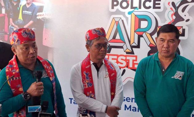 Kepala Divisi Humas Polri, Irjen Dedi Prasetyo (pertama dari kiri) saat menjelaskan tujuan Polri menggelar Police Art Festival 2022 di Pusat Kesenian Jakarta Taman Ismail Marzuki (TIM), Jakarta Pusat, Sabtu (17/12/2022). Foto/ist