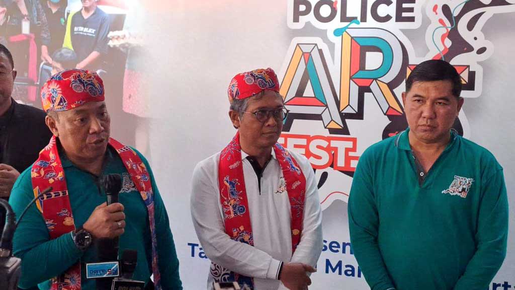 Kepala Divisi Humas Polri, Irjen Dedi Prasetyo (pertama dari kiri) saat menjelaskan tujuan Polri menggelar Police Art Festival 2022 di Pusat Kesenian Jakarta Taman Ismail Marzuki (TIM), Jakarta Pusat, Sabtu (17/12/2022). Foto/ist