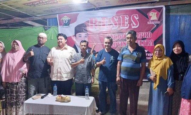 Anggota DPRD Provinsi Sulawesi Tenggara (Sultra), Yudhianto Mahardika melakukan reses masa sidang I tahun sidang 2022-2023 di daerah pemilihannya di Kelurahan Puday, Kecamatan Abeli, Kota Kendari, Minggu (5/2/2023) malam. Foto/R. Hafid/bentaratimur.id