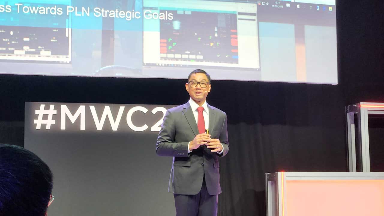 Direktur Utama PT PLN (Persero), Darmawan Prasodjo menjadi pembicara pada ajang Mobile World Congress (MWC) 2023 di Barcelona.