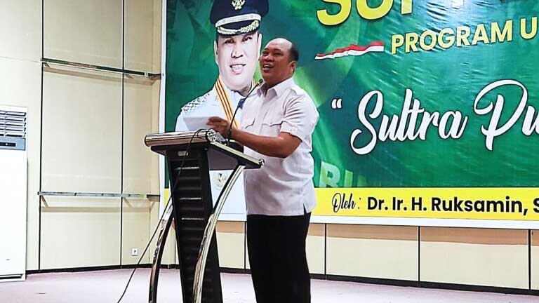 Bupati Konawe Utara, Ruksamin mendeklarasikan diri maju sebagai calon Gubernur Sulawesi Tenggara (Sultra) dalam pemilihan gubernur yang akan berlangsung pada 2024 mendatang. Deklarasi tersebut dilaksanakan di salah satu hotel di Kota Kendari, Selasa (14/3/2023) malam.