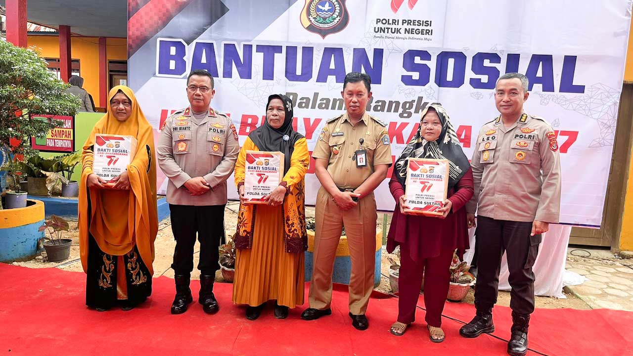 Kepolisian Daerah (Polda) Sulawesi Tenggara (Sultra) menggelar berbagai kegiatan bakti sosial dalam rangka hari bakti Polri presisi menyambut Hari Bhayangkara ke 77 tahun di Kelurahan Puday, Kecamatan Abeli, Kota Kendari, Senin (19/6/2023). Foto/ist