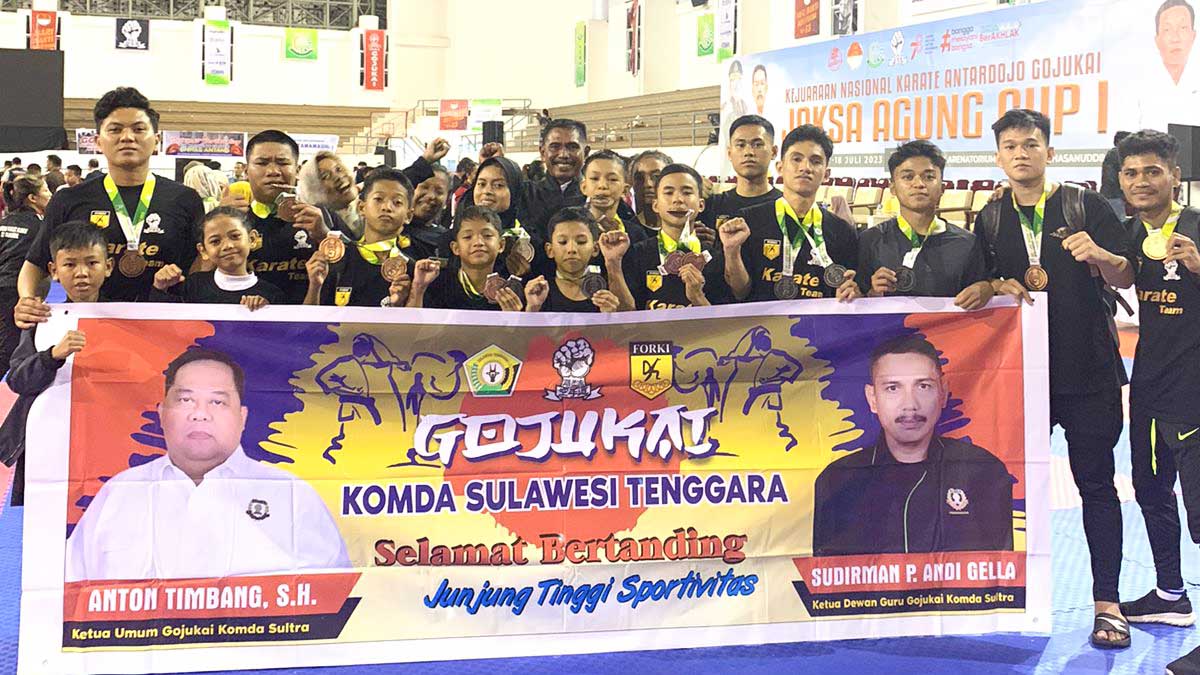 Kontingen Gojukai Komisariat Daerah Sulawesi Tenggara meraih hasil positif pada Kejuaraan Nasional Karate Antardojo Gojukai Jaksa Agung Cup I yang berlangsung di Makassar, pada 17-18 Juli 2023. Foto/ist