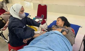 Polda Sultra Gelar Aksi Donor Darah Peringati Hari Jadi ke-75 Polwan