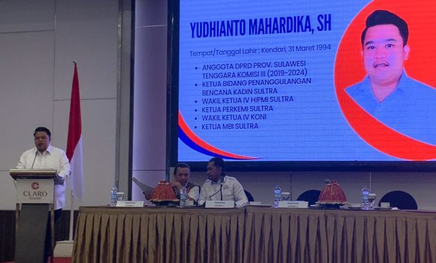 Yudhianto Mahardika menyampaikan sambutan usai dirinya terpilih secara aklamasi sebagai Ketua Forum Pengurangan Risiko Bencana (FPRB) Provinsi Sulawesi Tenggara (Sultra) periode 2023-2026 dalam Kongres II pembentukan FPRB yang berlangsung disalah satu hotel di Kendari, Minggu (3/9/2023). Foto/ist