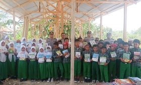 Kepsek dan Guru Apresiasi Peran Polri Melalui Polda Sultra Programkan Budaya Literasi di Sekolah