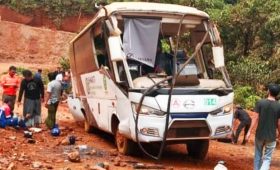 Bus PT Hillcon di Konut Alami Kecelakaan, 19 Karyawan Dilarikan ke Rumah Sakit