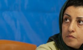 Nobel Perdamaian:  Mengenal Narges Mohammadi dan perjuangan HAM ribuan perempuan di Iran