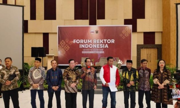 Forum Rektor Indonesia mendeklarasikan pemilihan umum (pemilu) 2024 yang damai dan aman. Deklarasi itu dibacakan oleh perwakilan Forum Rektor Indonesia di Universitas Hasanuddin (Unhas), Makassar, Sabtu (3/2/2024). Foto/ist