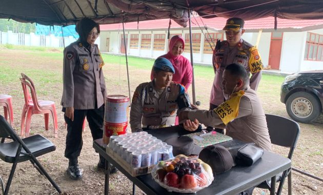 Biddokkes Kepolisian Daerah (Polda) Sulawesi Tenggara (Sultra) melakukan pemeriksaan kesehatan seluruh personel usai melaksanakan pengamanan tempat pemungutan suara (TPS) di wilayah hukum Polda Sultra, Jumat (16/2/2024). Foto/Dokumen Bidhumas Polda Sultra