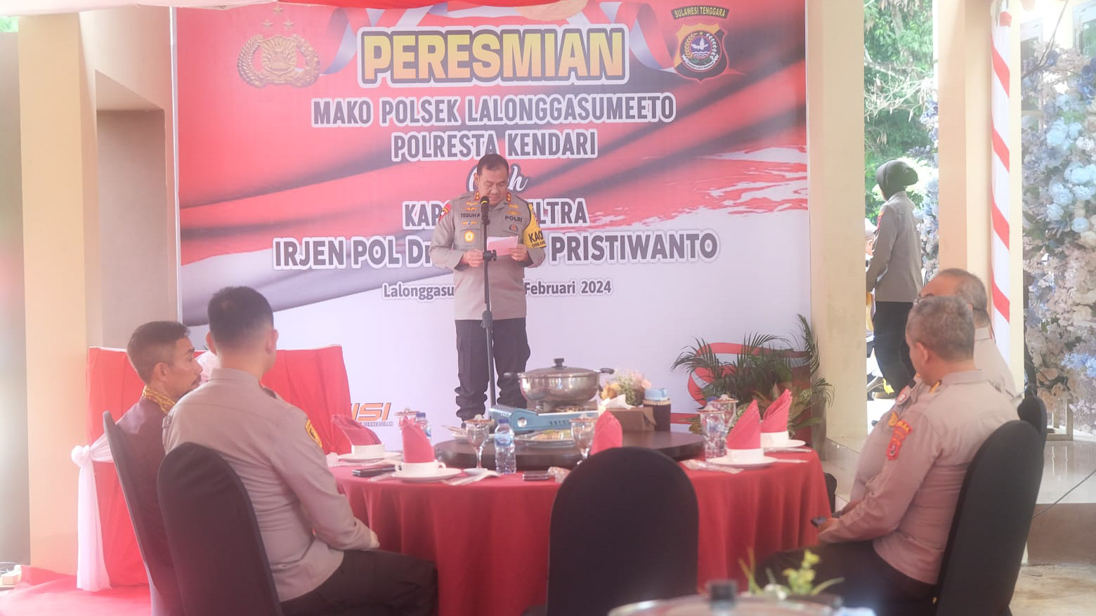 Kepala Kepolisian Daerah (Kapolda) Sulawesi Tenggara (Sultra), Irjen Pol Teguh Pristiwanto meresmikan Markas Komando (Mako) Polsek Lalonggasumeeto, di Kabupaten Konawe, Rabu (28/2/2024). Foto/Dokumen Bidhumas Polda Sultra