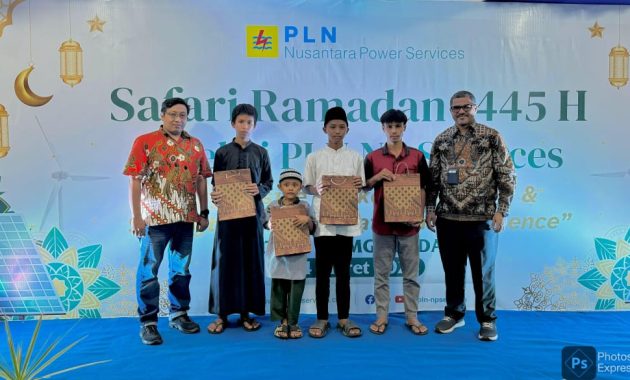 Direksi dan Manajer Unit PT PLN NP Services Unit PLTU & PLTMG Nii Tanasa berfoto bersama anak yatim yang diberikan santunan di kegiatan buka puasa bersama PT PLN NP Services yang diadakan di Kantor PLTU & PLTMG Nii Tanasa di Lalonggasumeeto, Kabupaten Konawe, Sulawesi Tenggara (Sultra), Kamis (14/3/2024). Foto/ist