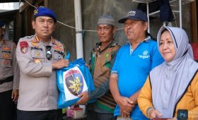Bakti Sosial Ditpolairud Polda Sultra untuk Korban Banjir di Jalan Lasolo