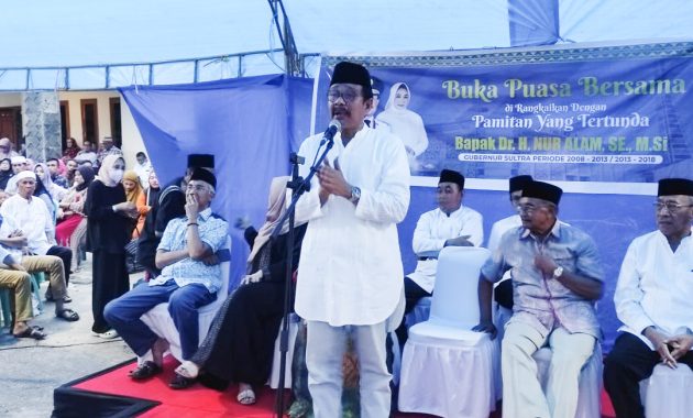 Mantan Gubernur Sulawesi Tenggara (Sultra), Nur Alam menggelar buka puasa bersama masyarakat di Kelurahan Watu-Watu, Kecamatan Kendari Barat, Kota Kendati, Jumat (29/3/2024). Foto/R. Hafid/bentaratimur.id