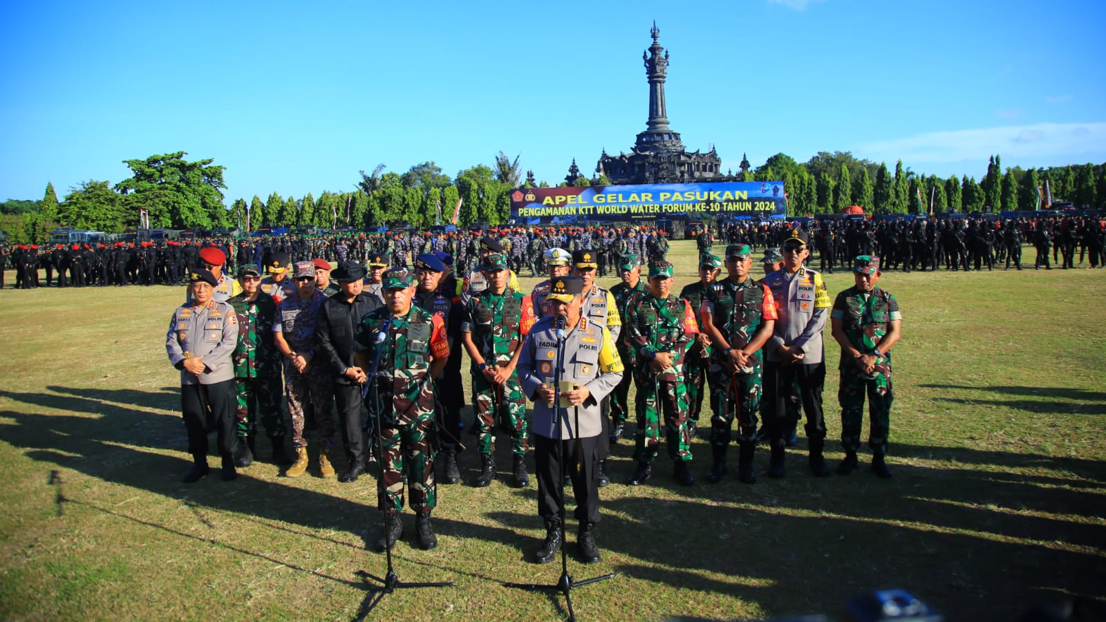 TNI dan Polri menggelar apel gelar pasukan terkait pengamanan event Konferensi Tingkat Tinggi (KTT) World Water Forum (WWF) ke-10 di Bali pada 18-25 Mei 2024. Apel gelar pasukan digelar di Lapangan Niti Mandala Renon, Rabu (15/5/2024). Foto/dokumen Humas Polri