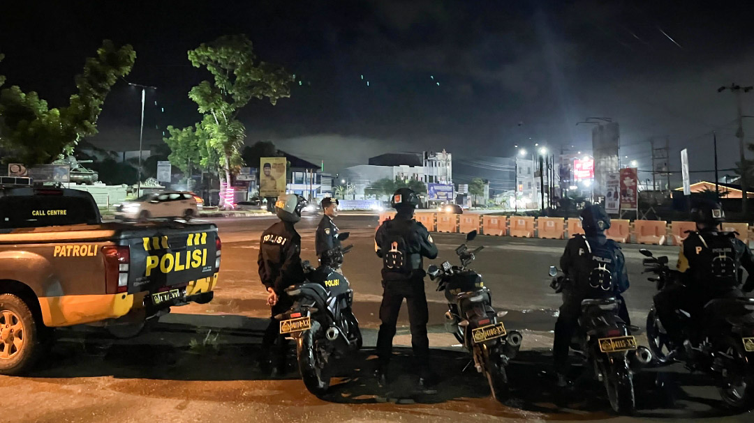 Subsatgas Samapta Polda Sulawesi Tenggara (Sultra) melaksanakan patroli perintis dalam rangka menciptakan rasa aman dan kondusif di wilayah Kota Kendari, pada Kamis (11/4/2024) malam. Foto/Bidhumas Polda Sultra