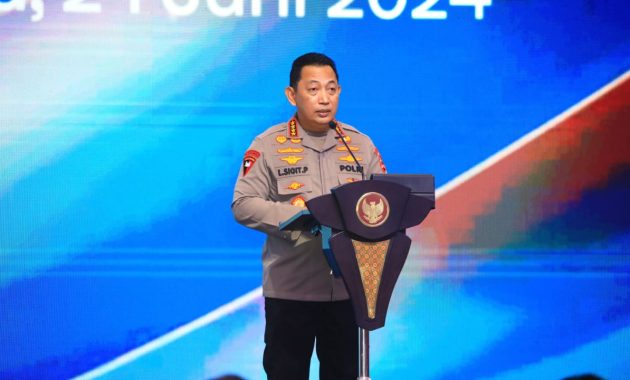 Kapolri Jenderal Polisi Listyo Sigit Prabowo meluncurkan sistem online single submission (OSS) pengurusan izin event di dalam negeri, di Gedung The Tribrata, Jakarta Selatan, Senin (24/6/2024). Foto/Humas Polri