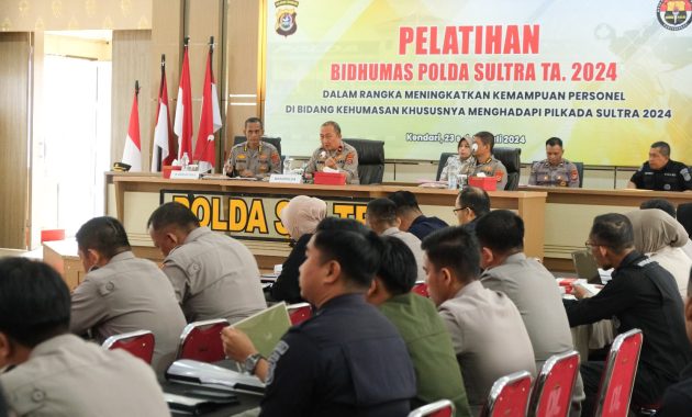 Bidang Hubungan Masyarakat (Bidhumas) Polda Sulawesi Tenggara (Sultra) menyelenggarakan pelatihan untuk meningkatkan kemampuan personel di bidang kehumasan dalam menghadapi pemilihan kepala daerah (Pilkada) Sultra 2024. Kegiatan tersebut berlangsung di Aula Dachara, Selasa (23/7/2024). Foto/Bidhumas Polda Sultra