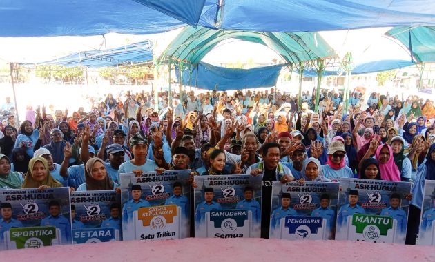 Pasangan calon (paslon) gubernur dan Wakil Gubernur Sulawesi Tenggara (Sultra), Andi Sumangerukka (ASR)-Hugua, mengakhiri tiga hari masa kampanye terbatas di Kabupaten Buton Tengah (Buteng) dengan mengunjungi Pulau Talaga, Rabu (9/10/2024). Foto/tim media ASR-Hugua