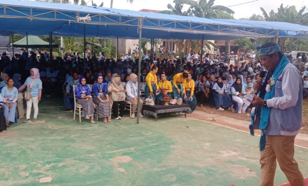 Pasangan calon (paslon) gubernur dan Wakil Gubernur Sulawesi Tenggara (Sultra), Andi Sumangerukka (ASR)-Hugua, menggelar kampanye terbatas di Kelurahan Baadia, Kota Baubau, Senin (14/10/2024). Foto/tim media ASR-Hugua