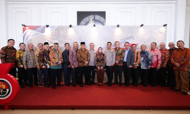Sarasehan bersama para Kepala Divisi (Kadiv) Humas terdahulu, sejumlah pimpinan media, dan para wartawan. Sarasehan itu dalam rangka syukuran Hari Jadi ke-73 Humas Polri di The Tribrata, Jakarta Selatan, Rabu (30/10/2024). Foto/Humas Polri