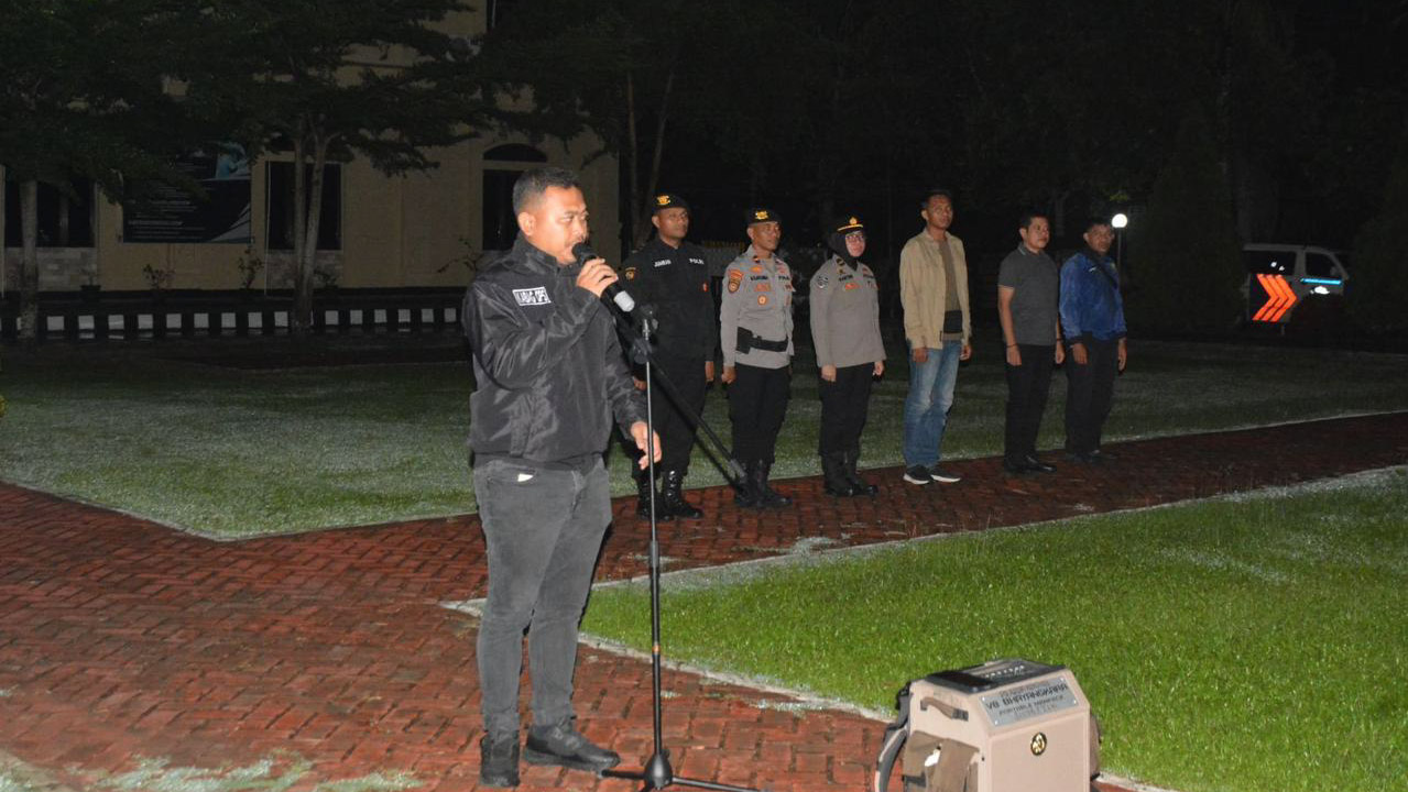 Polresta Kendari mengadakan apel pengecekan kesiapan personel dalam rangka patroli cipta kondisi skala besar di wilayah hukumnya, Sabtu malam (2/11/2024). Foto/Humas Polresta Kendari